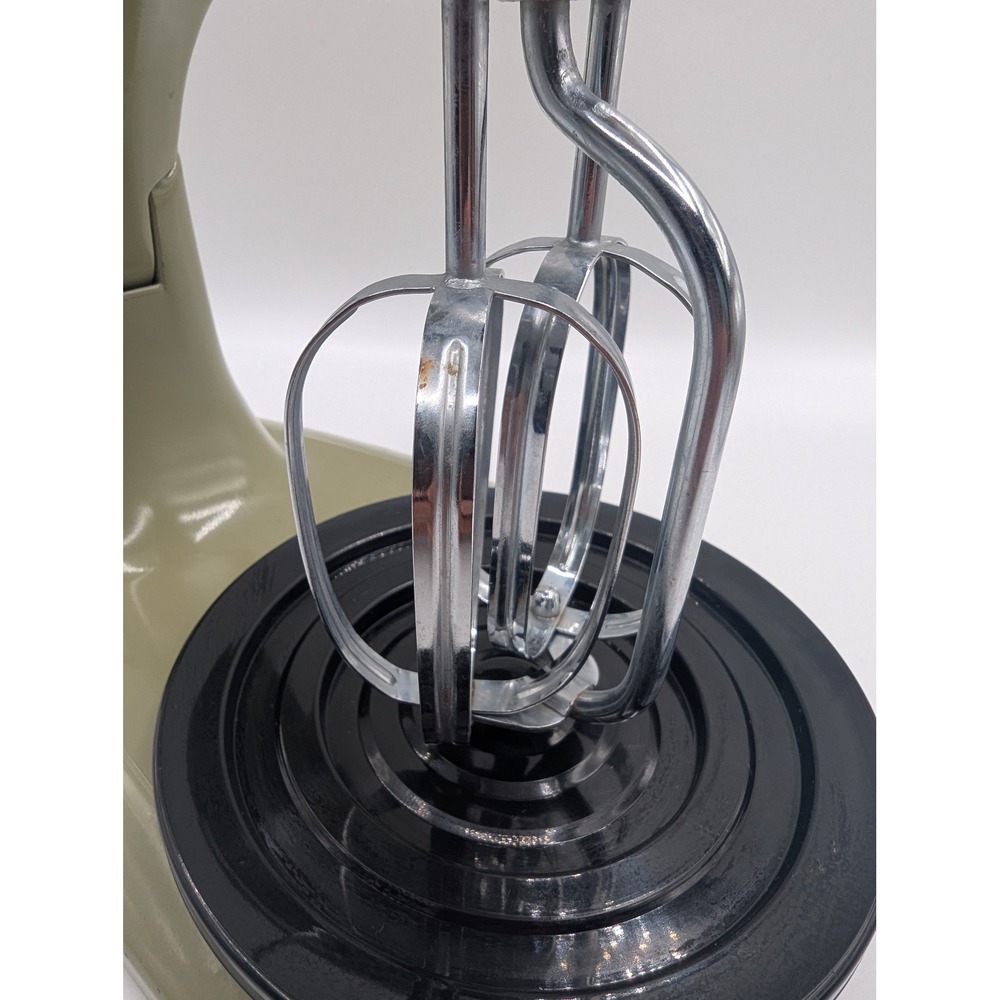 Vintage Hamilton Beach Scovill Avocado Green 10 Speed Stand Mixer MCM 1970s - Picture 3 of 11